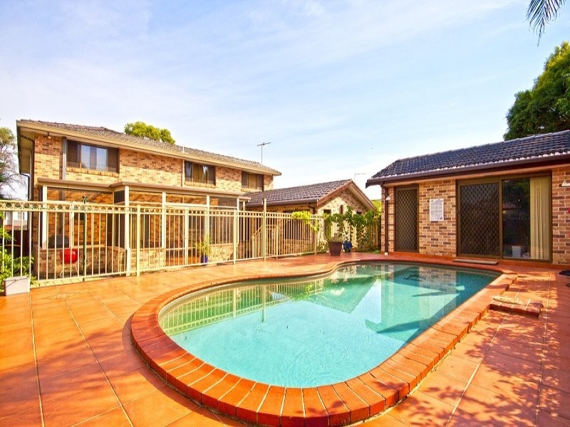 18 Charmer Crescent, Minchinbury NSW 2770