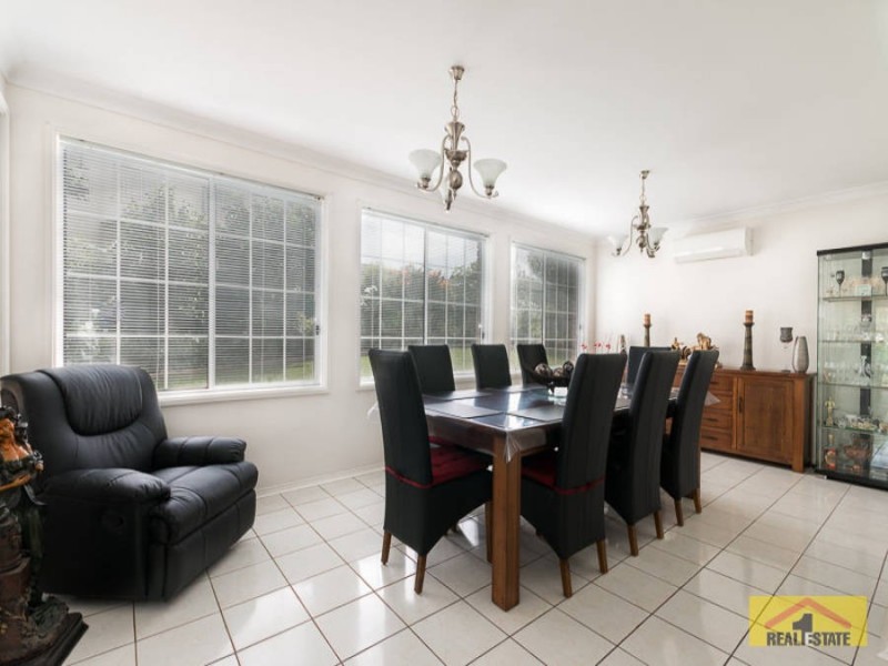 34 Charmer Crescent, Minchinbury NSW 2770