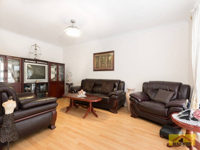 34 Charmer Crescent, Minchinbury NSW 2770