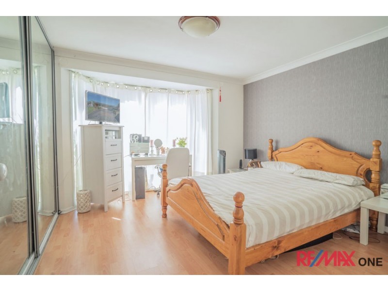 11 Toomey Crescent, Quakers Hill NSW 2763