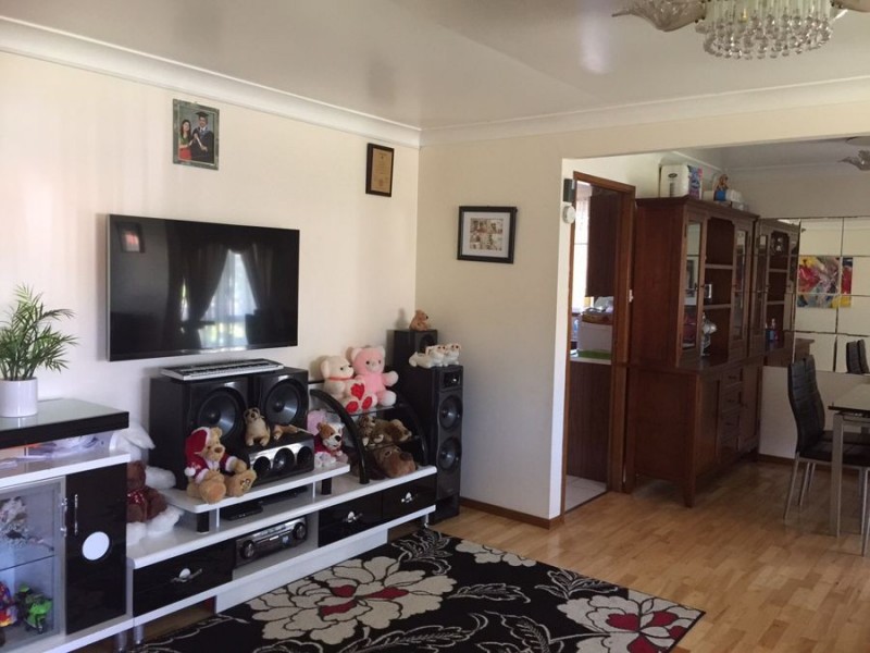 27 Fuchsia Crescent, Quakers Hill NSW 2763