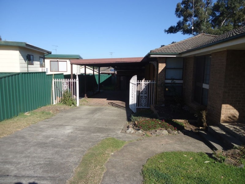 33 Garrick Road, St Clair NSW 2759