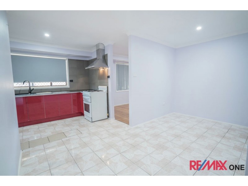 2/4 Woodvale Close, Plumpton NSW 2761