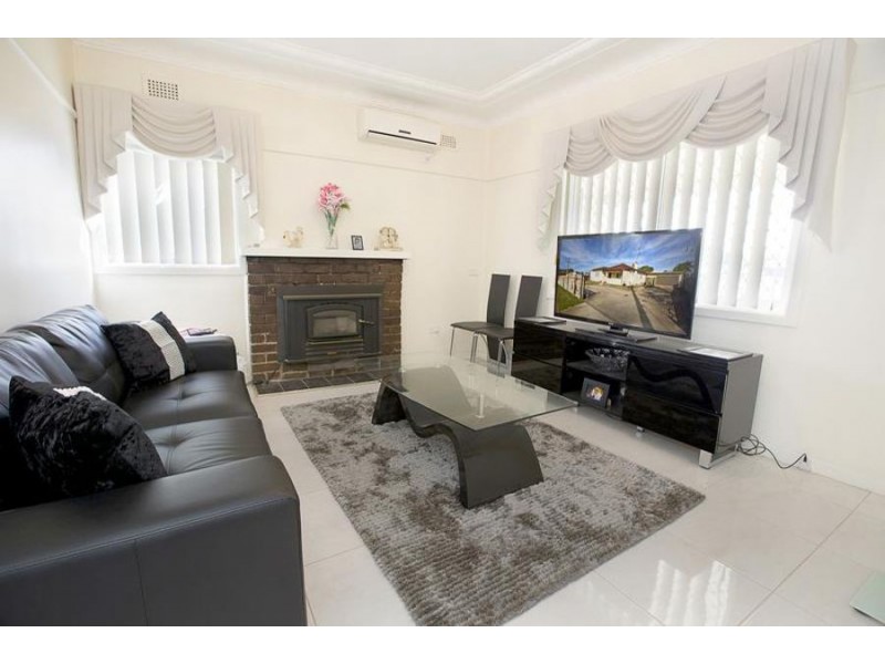 74 Adelaide Street, Oxley Park NSW 2760