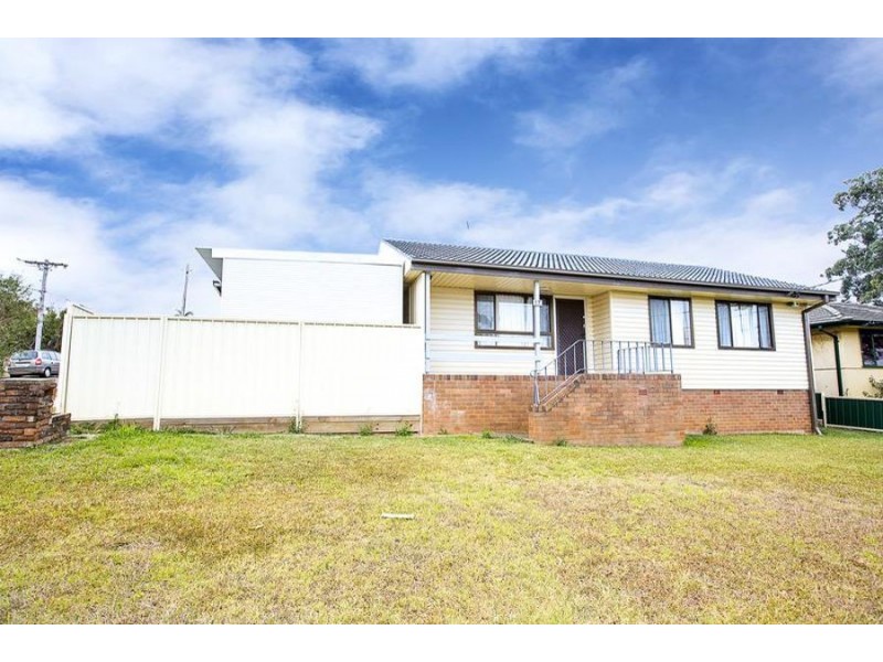 17 Neriba Crescent, Whalan NSW 2770