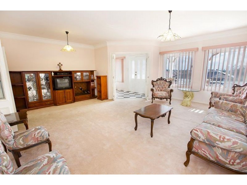 12 Fleurs Street, Minchinbury NSW 2770