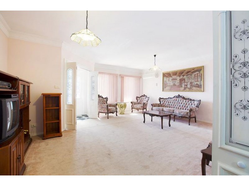 12 Fleurs Street, Minchinbury NSW 2770