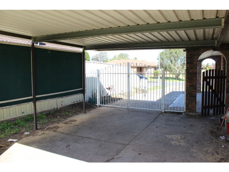 43 Madison Circuit, St Clair NSW 2759