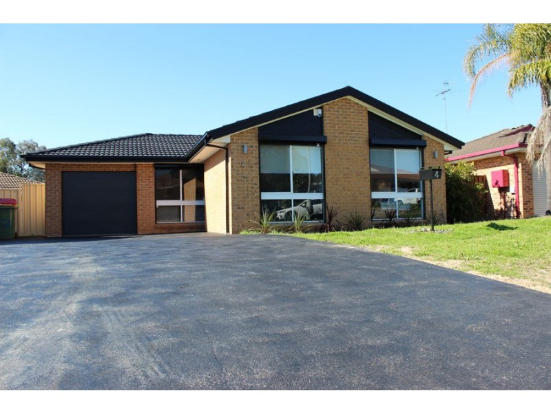 4 Denver Road, St Clair NSW 2759