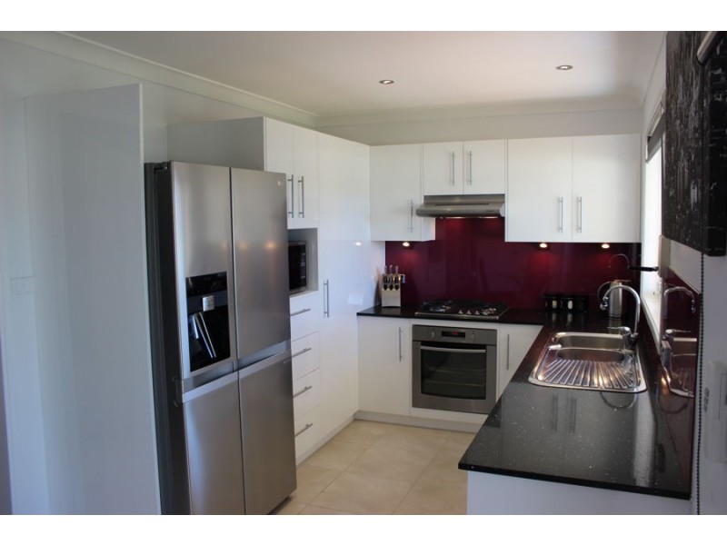 4 Denver Road, St Clair NSW 2759