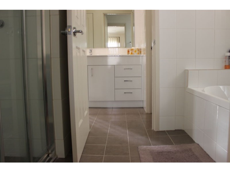 140 Minchin Drive, Minchinbury NSW 2770