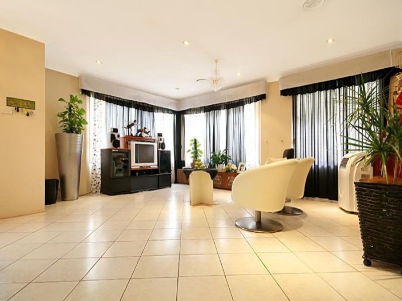 38 Barossa Drive, Minchinbury NSW 2770