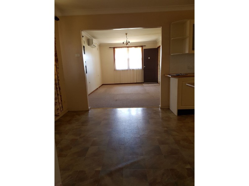 60 Mariana Crescent, Lethbridge Park NSW 2770