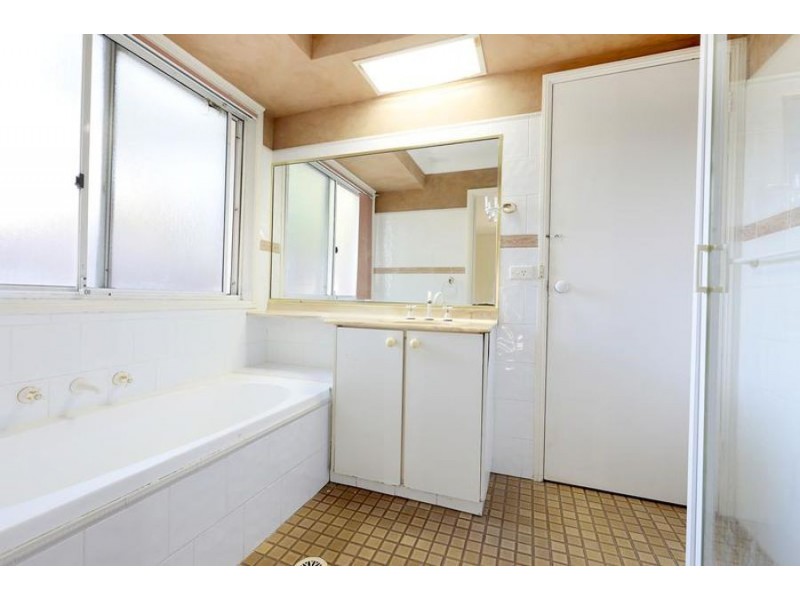 33 Bouchet Crescent, Minchinbury NSW 2770