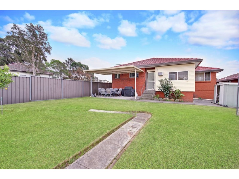 8 Broad Street, Prospect NSW 2148