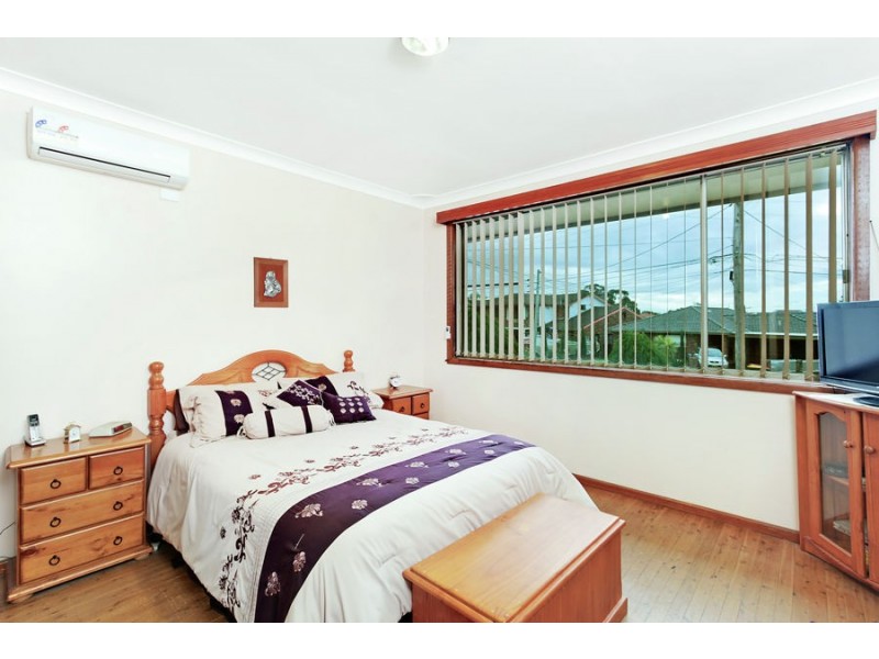 8 Broad Street, Prospect NSW 2148