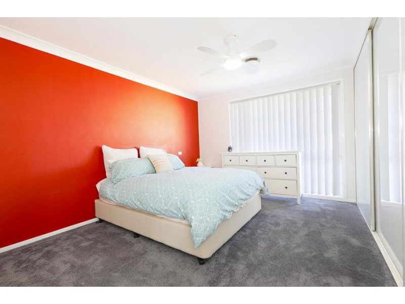 17 Fairburn Cres, Minchinbury NSW 2770