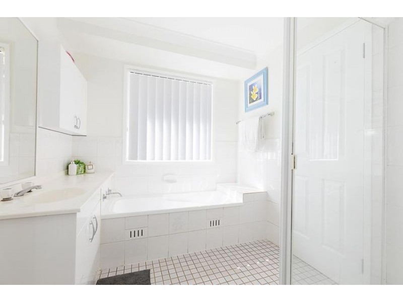 17 Fairburn Cres, Minchinbury NSW 2770