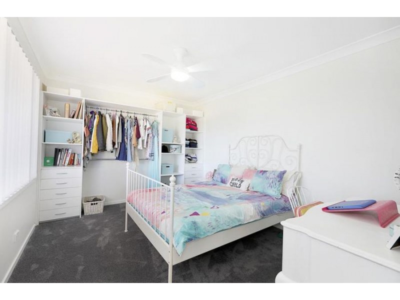 17 Fairburn Cres, Minchinbury NSW 2770