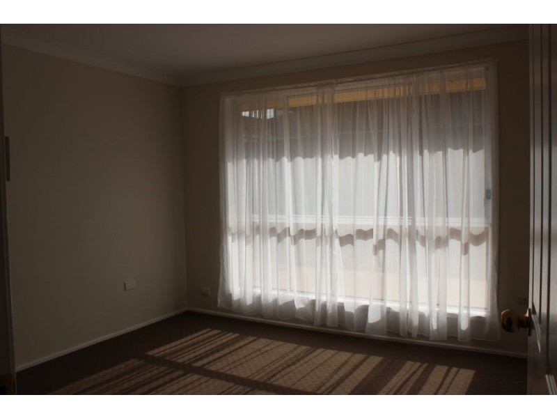 106 Chasselas Avenue, Eschol Park NSW 2558