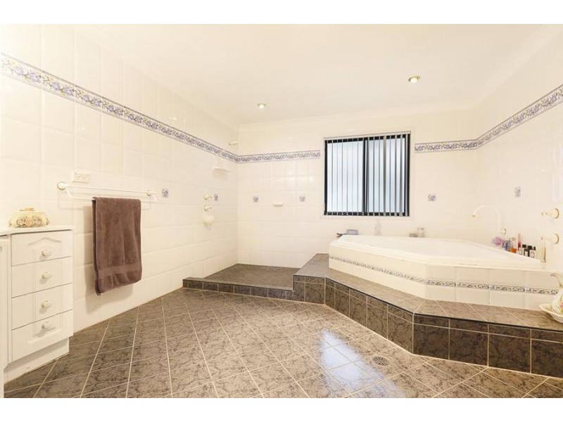 16 Curtis Lane, Catherine Field NSW 2557