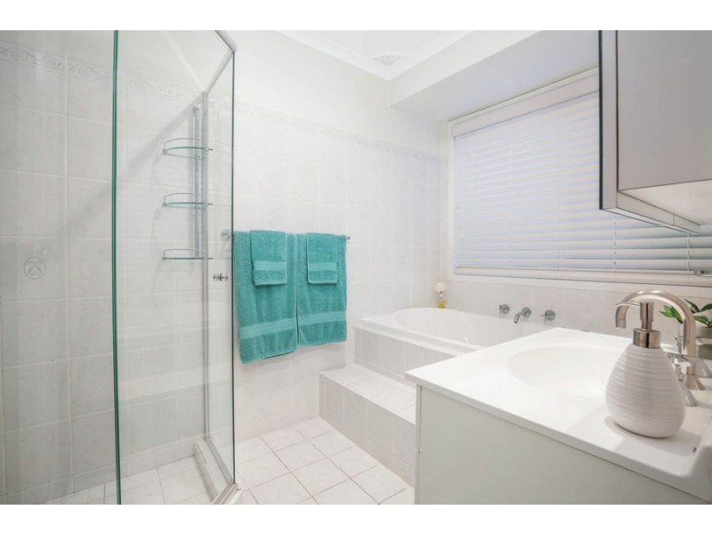 215 McFarlane Drive, Minchinbury NSW 2770