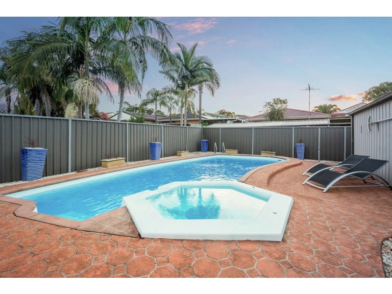 215 McFarlane Drive, Minchinbury NSW 2770