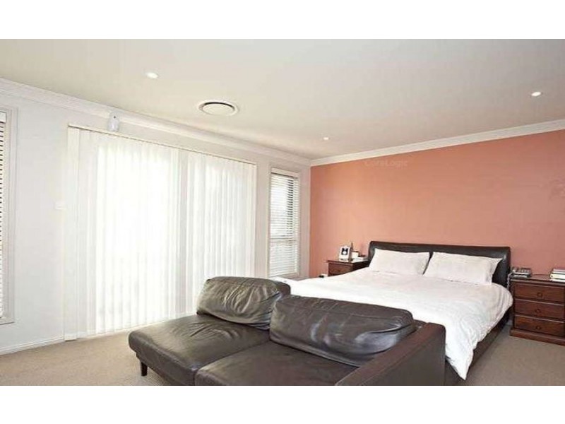 9 Townsend Crescent, Ropes Crossing NSW 2760