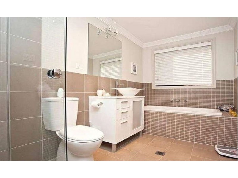 9 Townsend Crescent, Ropes Crossing NSW 2760