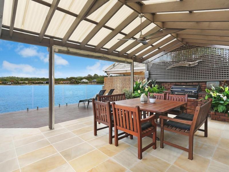 100 Melaleuca Drive, Palm Beach QLD 4221