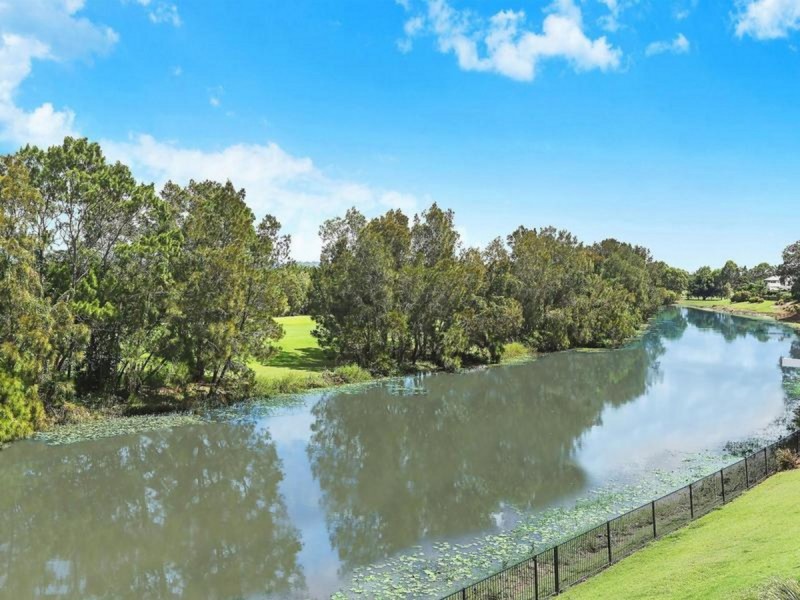 196 Easthill Drive, Robina QLD 4226