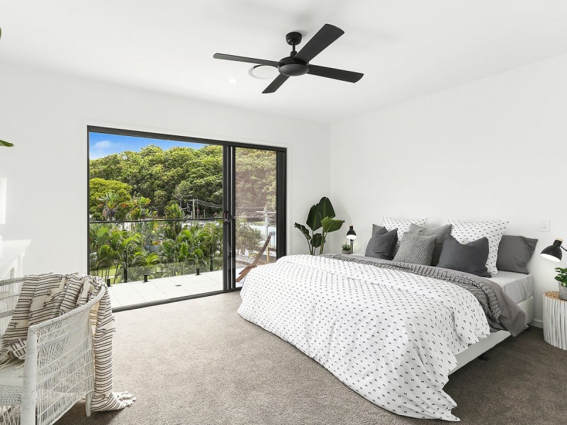 2 & 3/2 Bullimah Avenue, Burleigh Heads QLD 4220