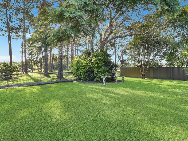 109 K P Mcgrath Drive, Elanora QLD 4221