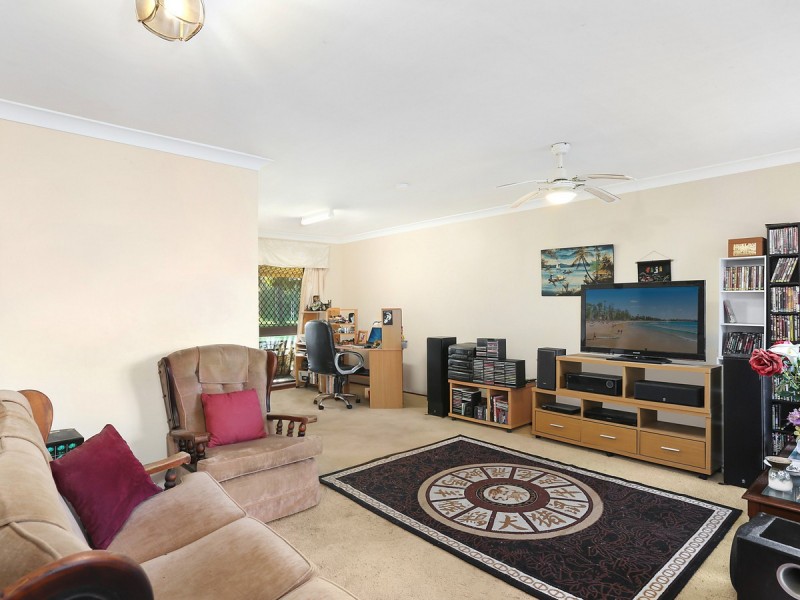 109 K P Mcgrath Drive, Elanora QLD 4221