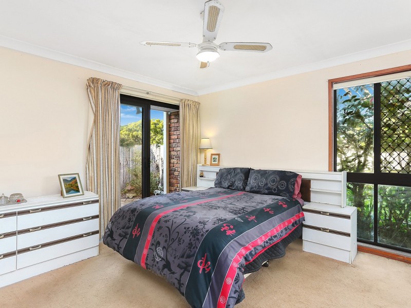 109 K P Mcgrath Drive, Elanora QLD 4221
