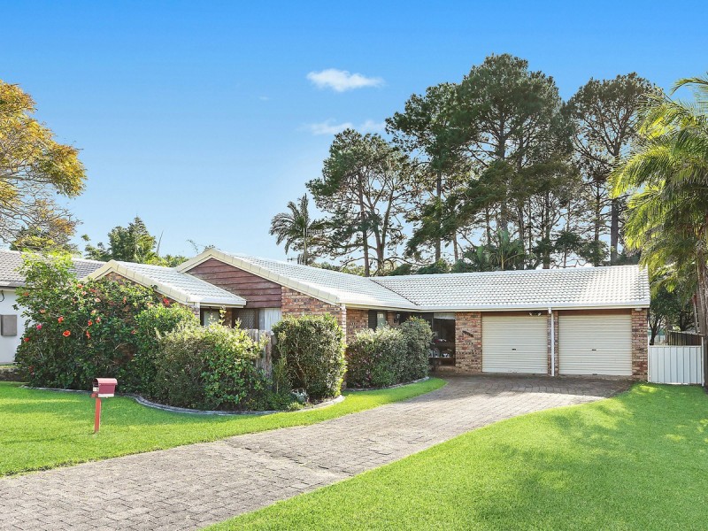 109 K P Mcgrath Drive, Elanora QLD 4221