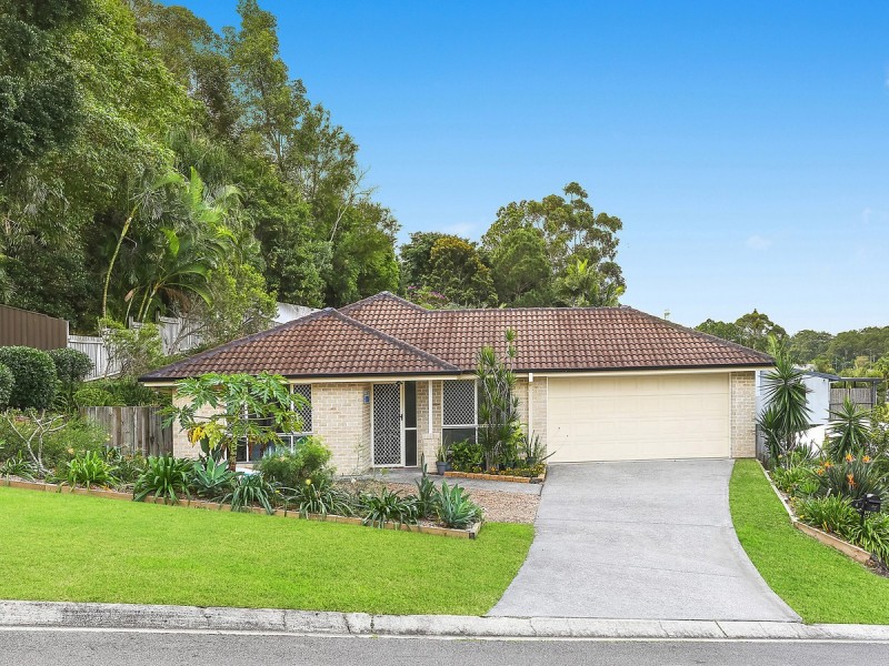 4 Callaghan Street, Elanora QLD 4221