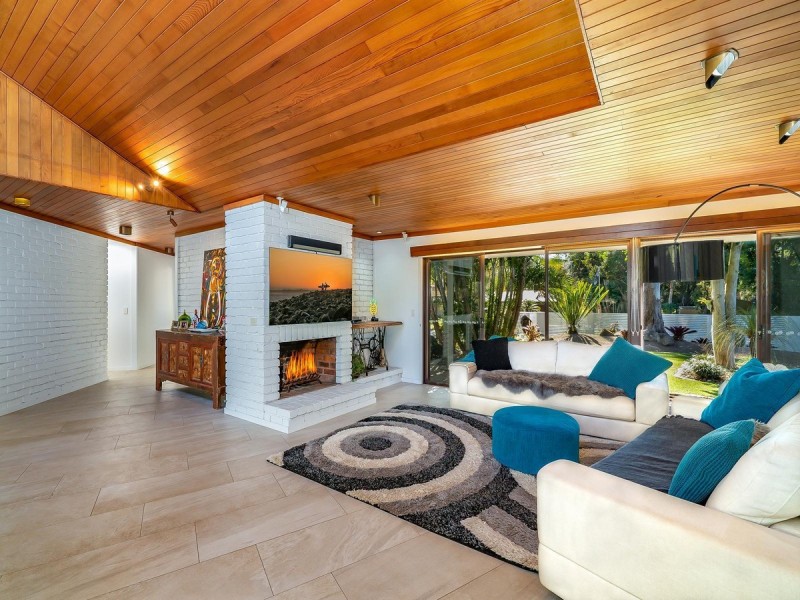 18-20 Tierney Drive, Currumbin Waters QLD 4223