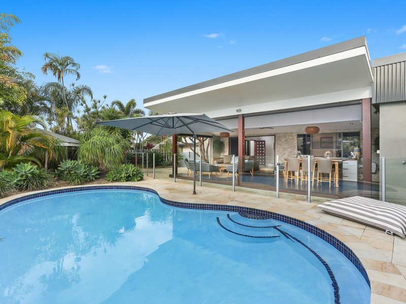 12 Anthony Drive, Burleigh Waters QLD 4220