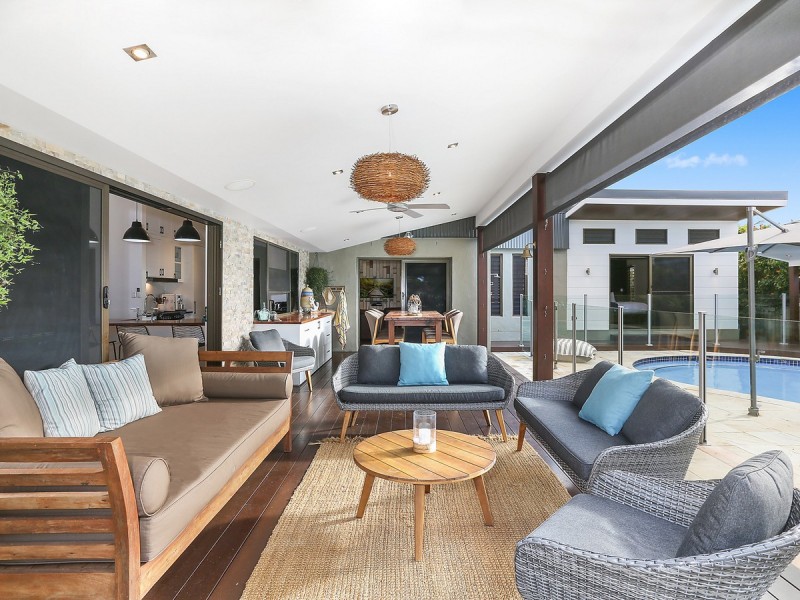 12 Anthony Drive, Burleigh Waters QLD 4220