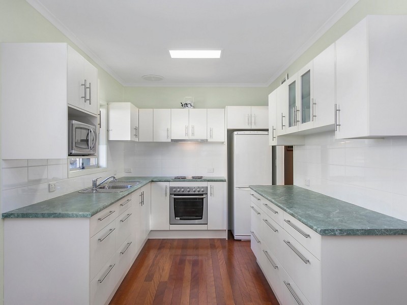 21 Flores Avenue, Palm Beach QLD 4221