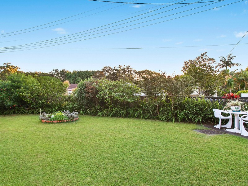 21 Flores Avenue, Palm Beach QLD 4221