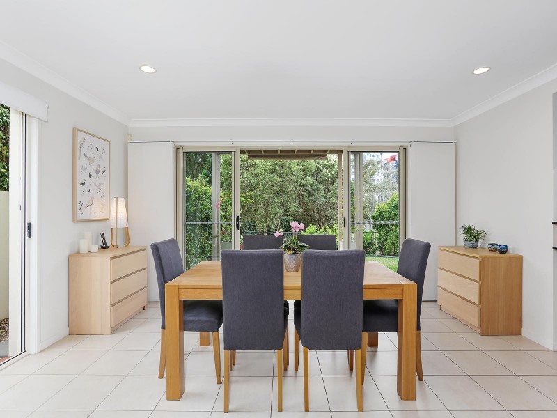 260 Easthill Drive, Robina QLD 4226