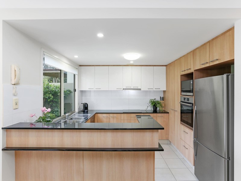 260 Easthill Drive, Robina QLD 4226