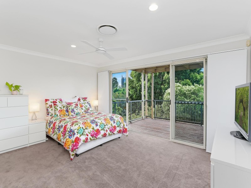 260 Easthill Drive, Robina QLD 4226