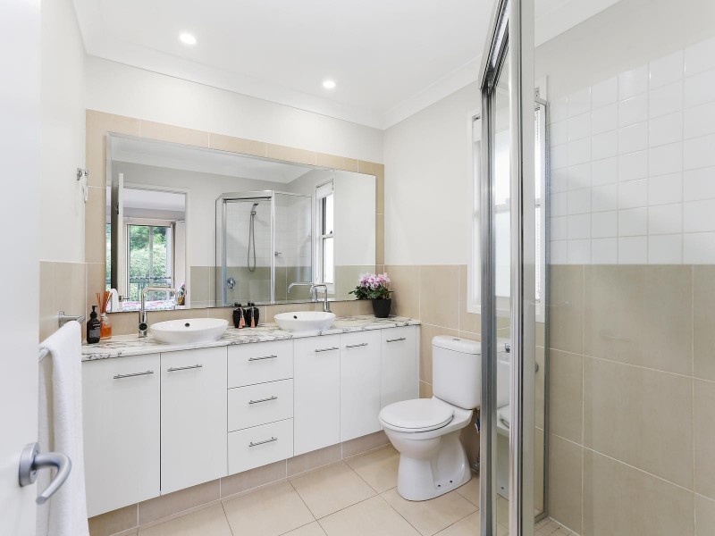 260 Easthill Drive, Robina QLD 4226