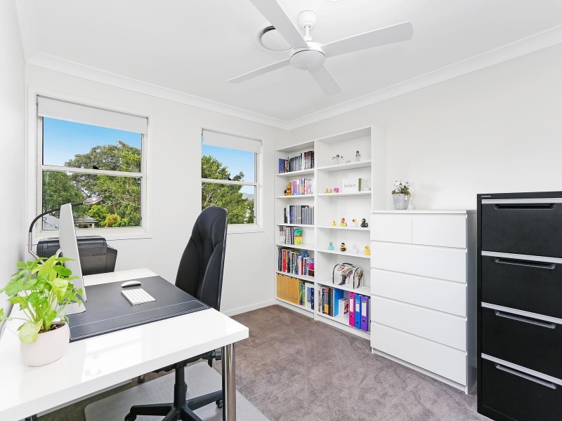 260 Easthill Drive, Robina QLD 4226