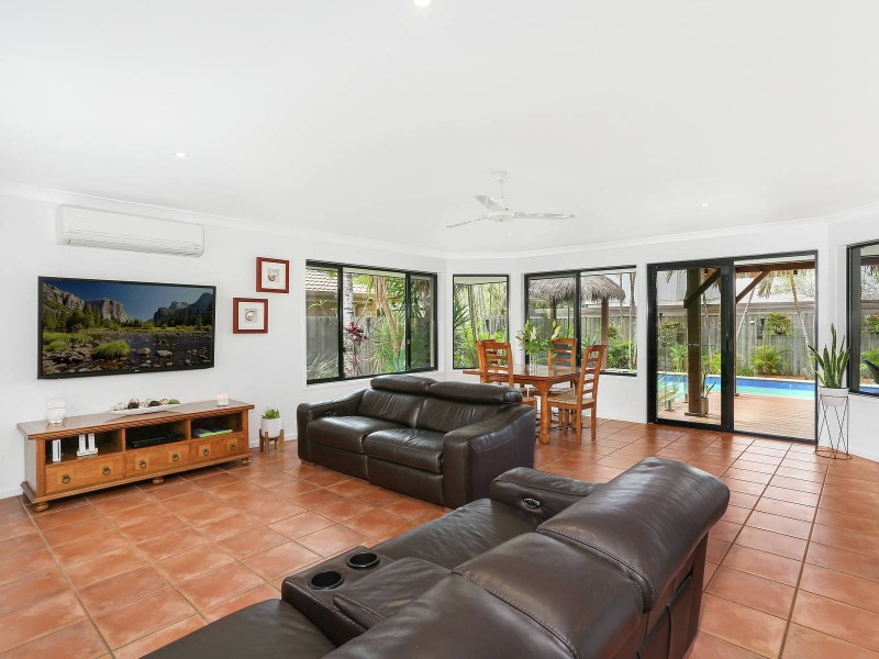 20 Saffron Street, Elanora QLD 4221