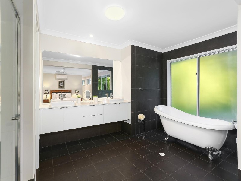 Lot 2/4 Heeterra Court, Elanora QLD 4221