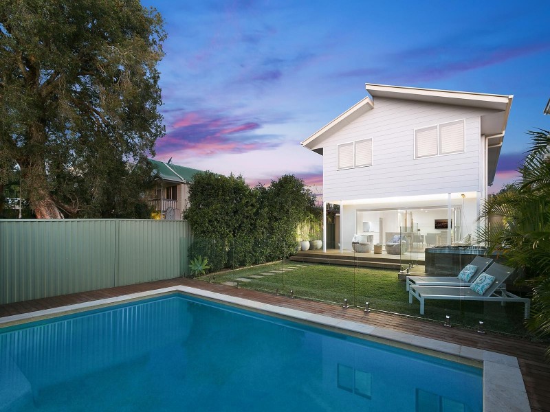 31 Fourteenth Avenue, Palm Beach QLD 4221